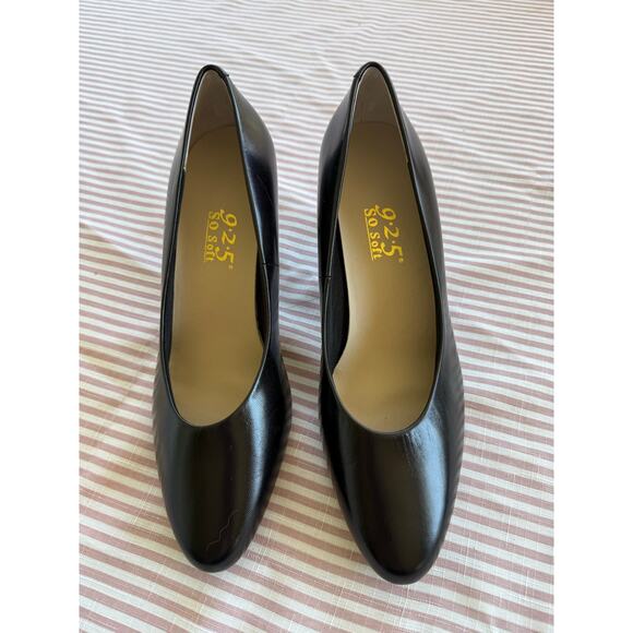 Women's So Soft 925 Olivia Black Slip on Pumps Low Heel Comfort size 7.5 - Picture 1 of 6